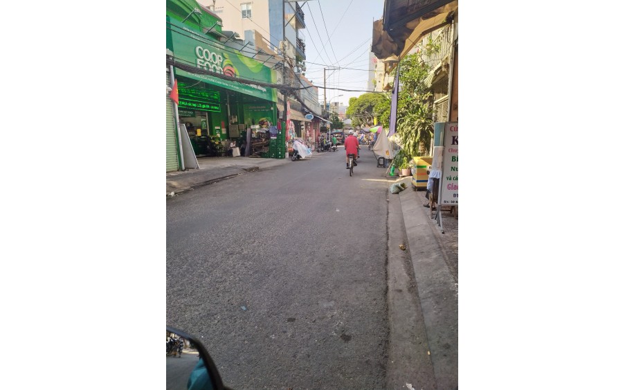 Bán Nhà MẶT TIỀN KD đường Nguyễn Hồng Đào,Q.Tân Bình,DT:4mx12m,KC: 2 lầu,,Giá:9 tỷ.
